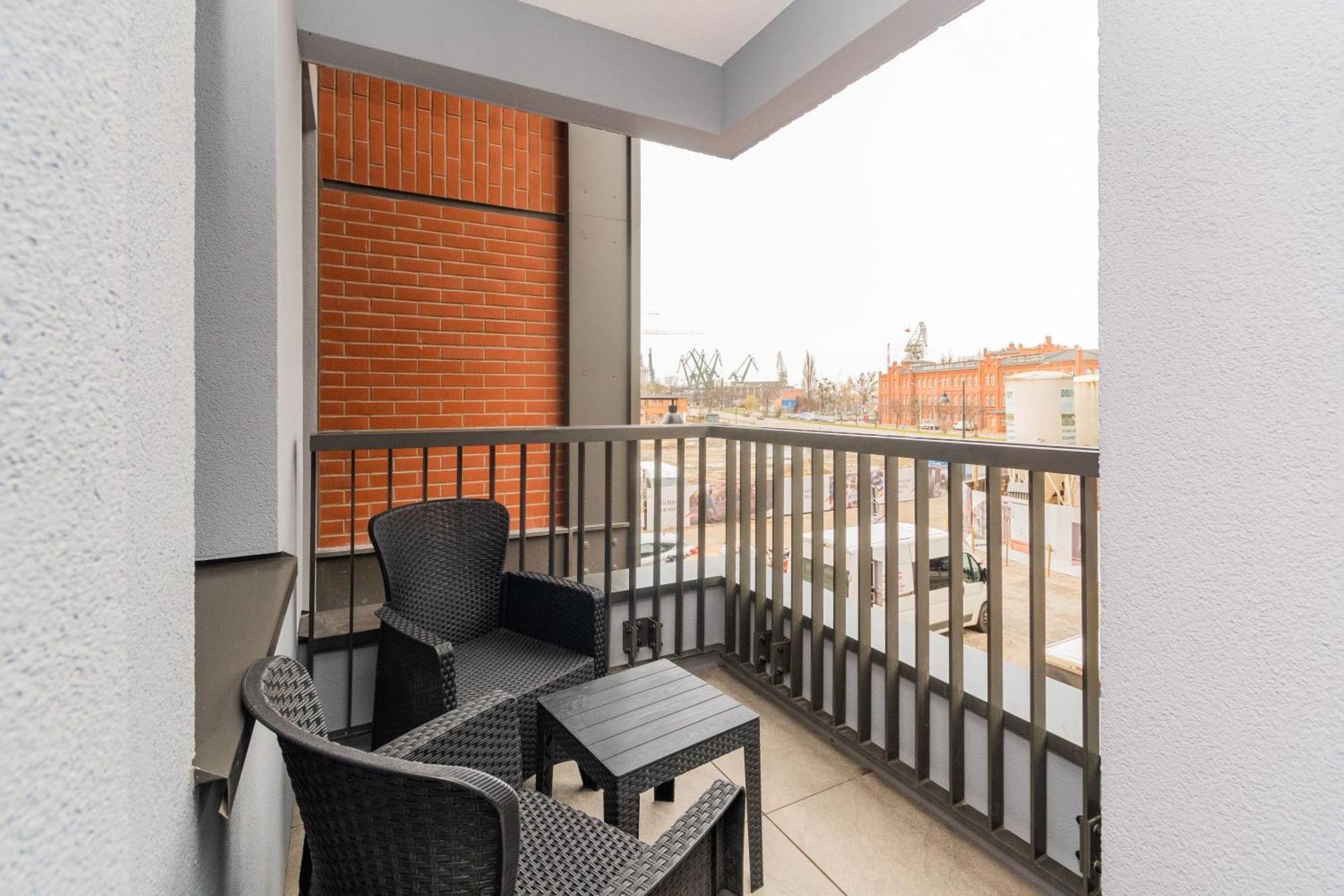 Grand Apartments - Doki Living & Foodhall Gdańsk Extérieur photo