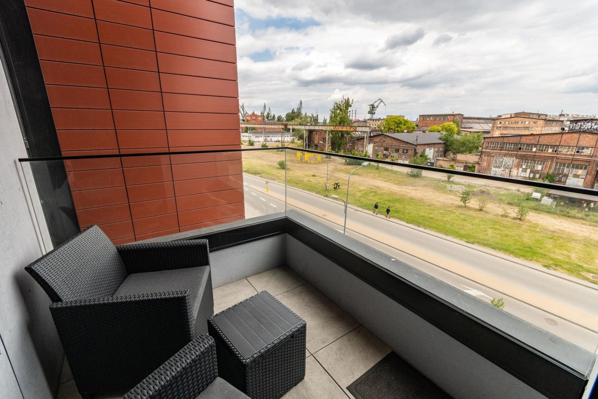 Grand Apartments - Doki Living & Foodhall Gdańsk Extérieur photo